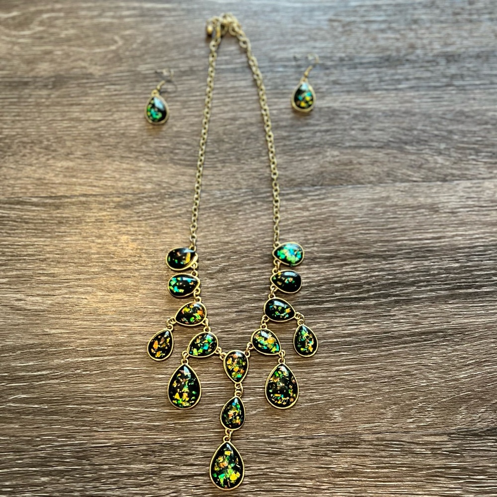 Black Necklace and earrings with iridescent detail